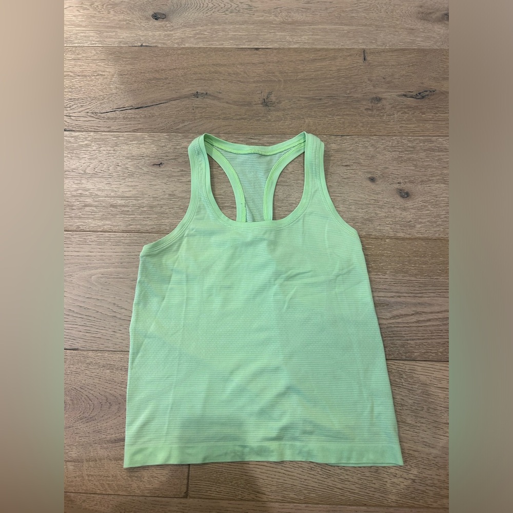 LULULEMON green cropped swiftly - good condition